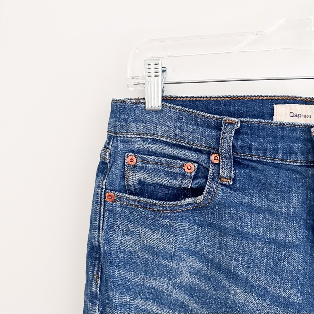 Gap 1969 Best Girlfriend Distressed Jeans With Released Hem Vintage Wash Size 27 - Picture 4 of 7